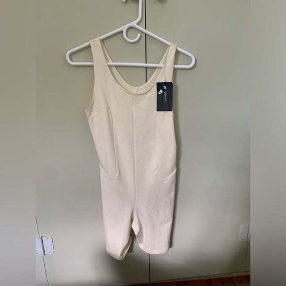 NWT Nike Icon Clash Romper One Piece Leotard Size S - Picture 2 of 5